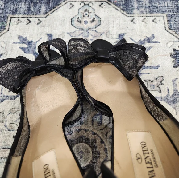 Valentino Garavani Satin Lace Heels - Picture 6 of 13